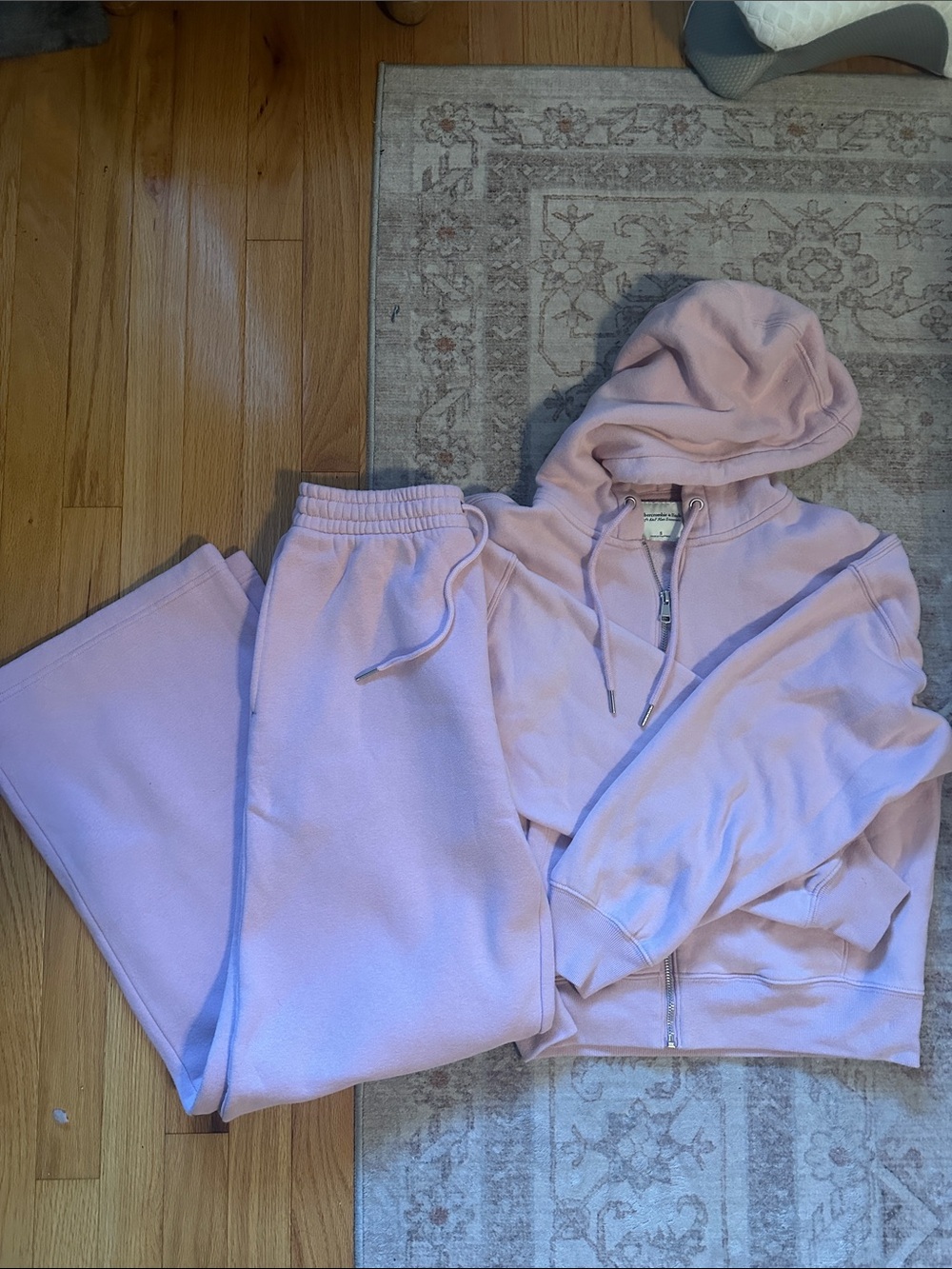 Abercrombie & Fitch Soft AF Sweatshirt and Sweatpants Set